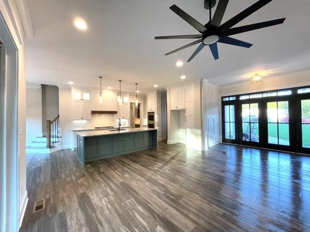 imgi_9_y9uso-kitchfoyer