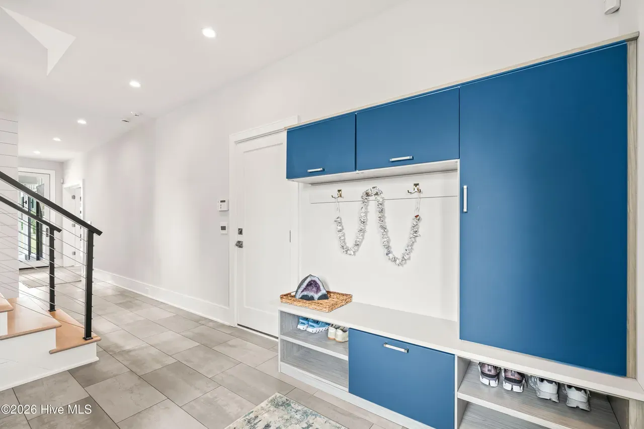 coastal contemporary (77)