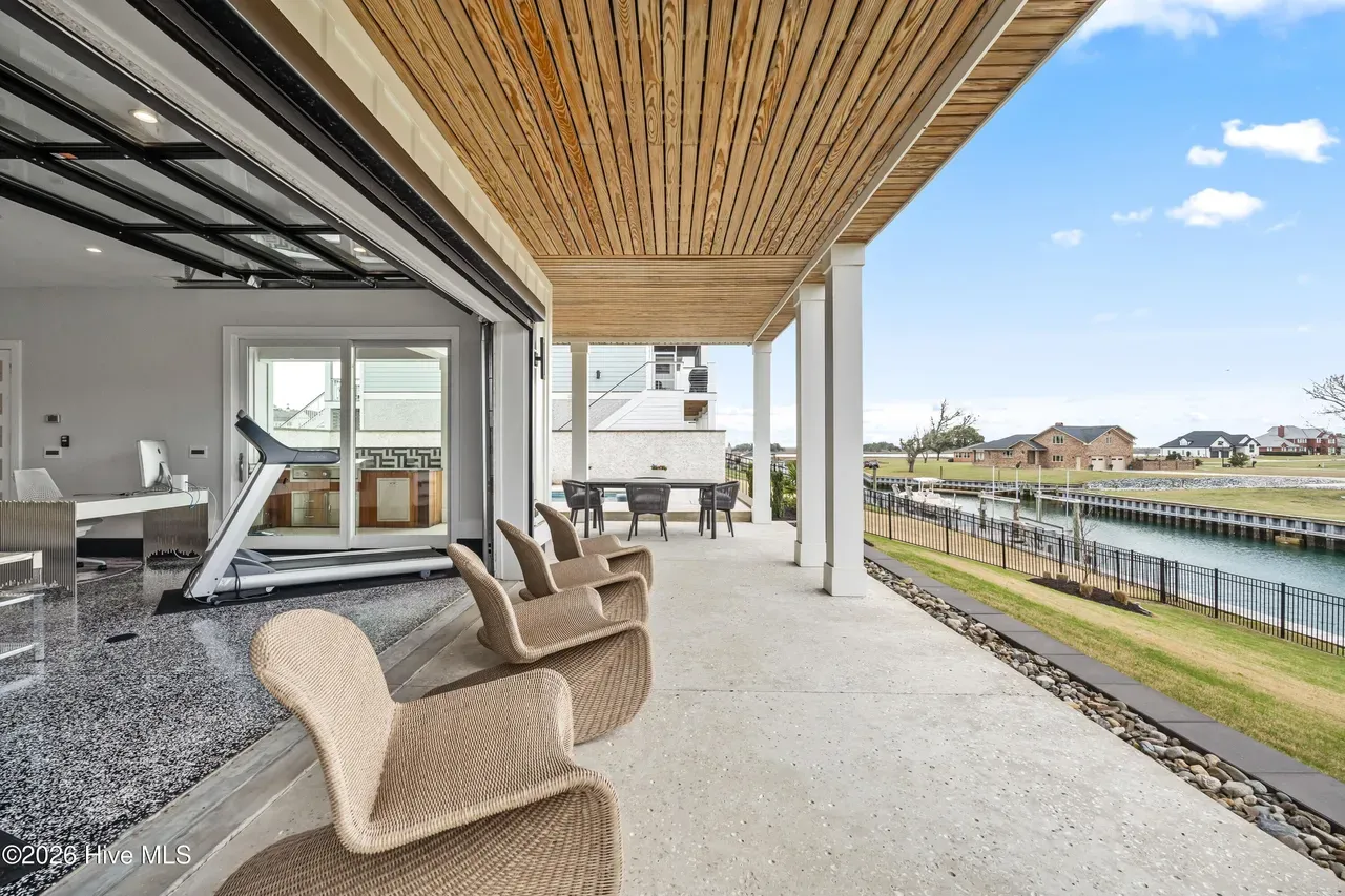 coastal contemporary (81)