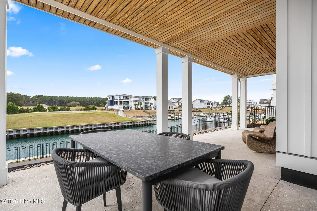 coastal contemporary (86)