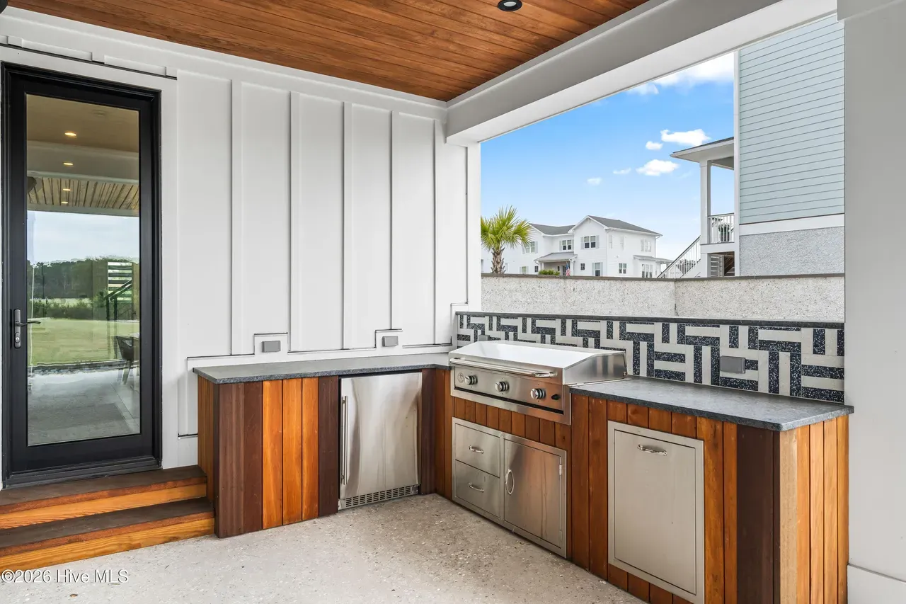 coastal contemporary (92)