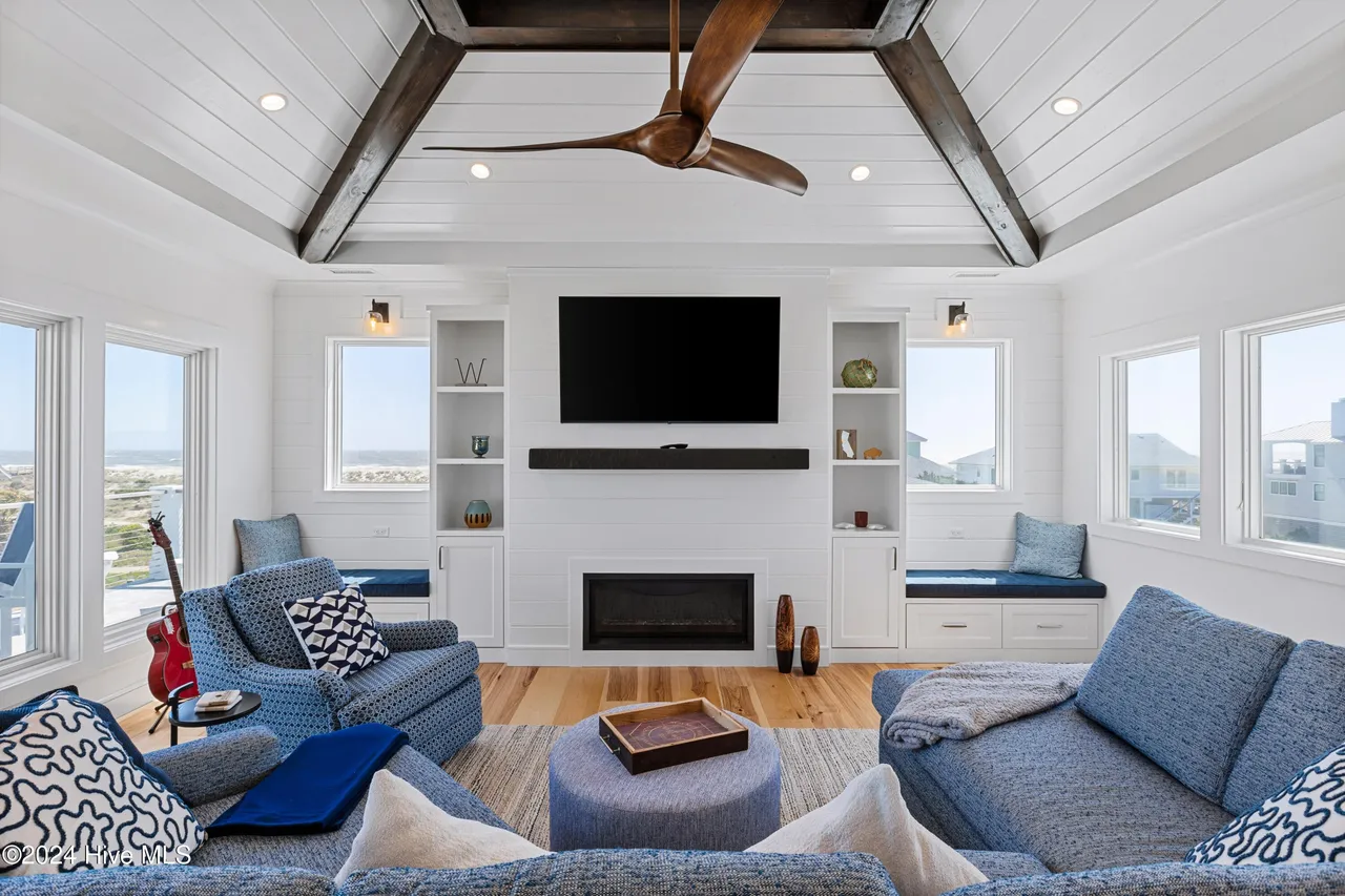 coastal luxury (24)