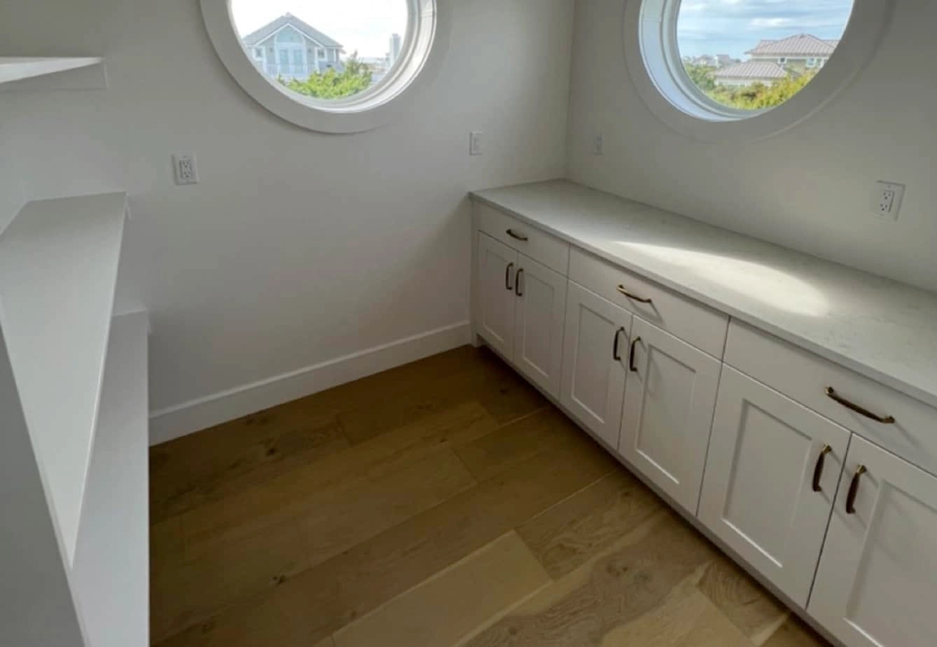 32_mourning_warbler_kitchen_Living3