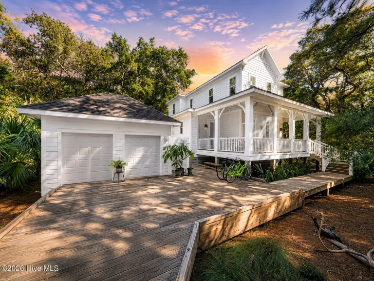 House Plans 25 21-3424 HOUSE PLAN - Low Country Cottage Home Plan - 4-Bed, 3.5-Bath, 2,341 SF