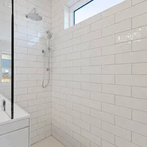 imgi_44_Master-Suite-2-Bath-2-300x300.jpg