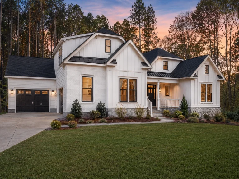 21-3358 HOUSE PLAN - Modern Farmhouse Home Plan - 3-Bed, 3.5-Bath, 2,983 SF