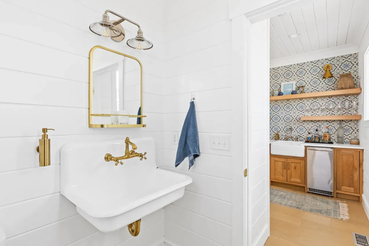coastal luxury (1)