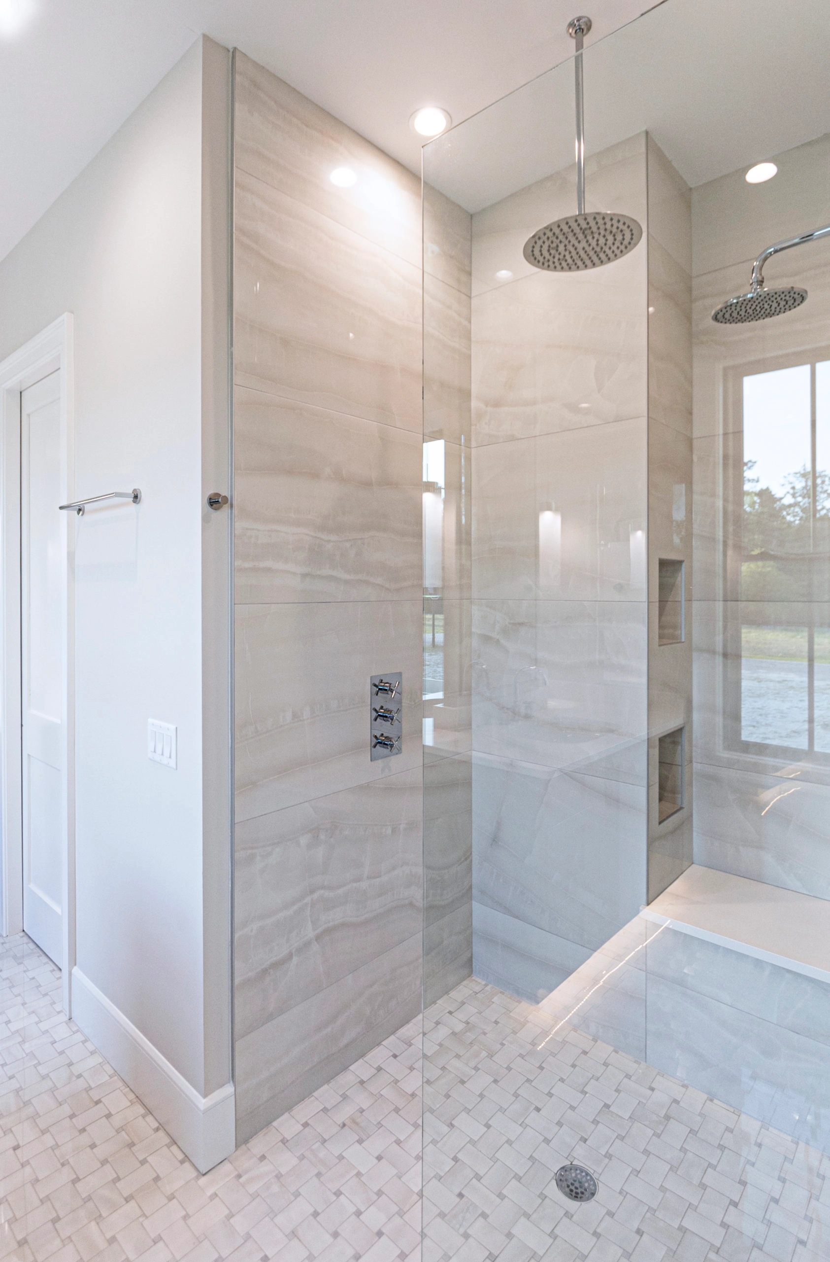 airlie-primary-shower-scaled