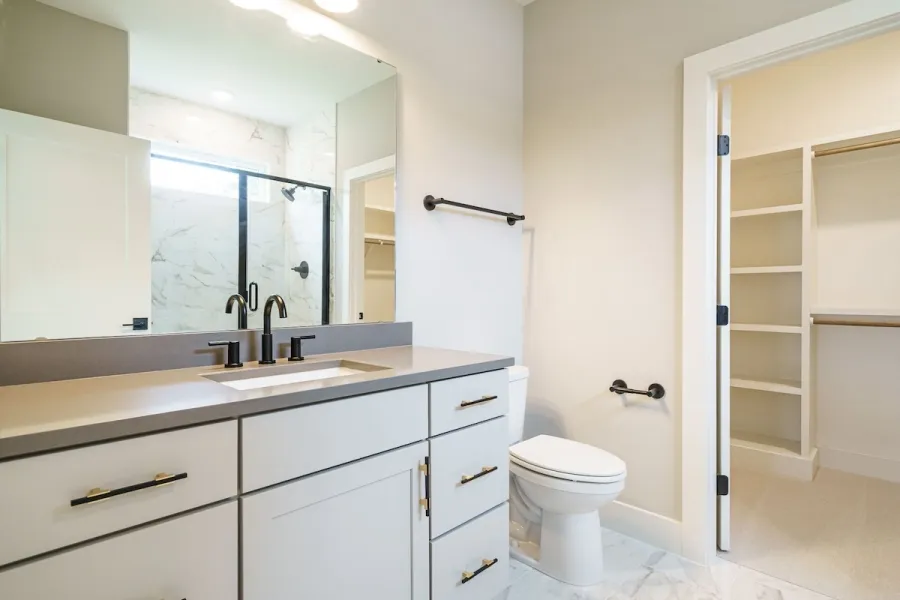 imageye___-_366_0441920x1080bathroom