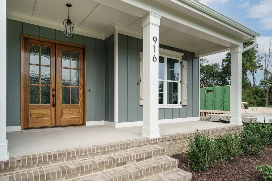 imageye___-_347_002originalfrontporch