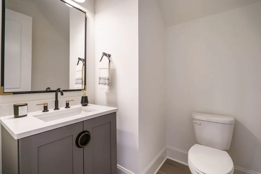imageye___-_349_023originalhalfbath