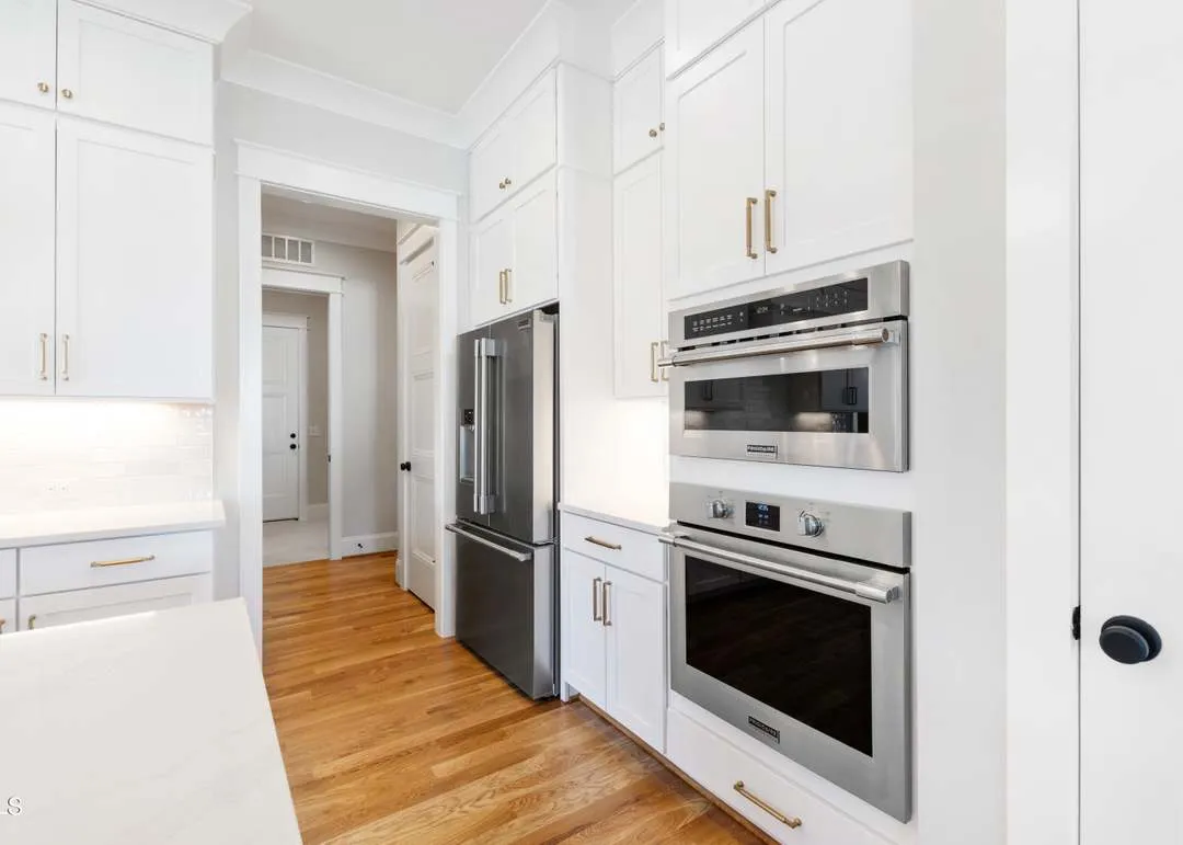 imageye___-_genMid.2526375_13_7