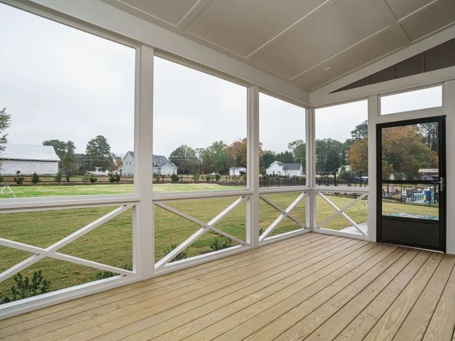 imageye___-_357_0381280x960screenedporch
