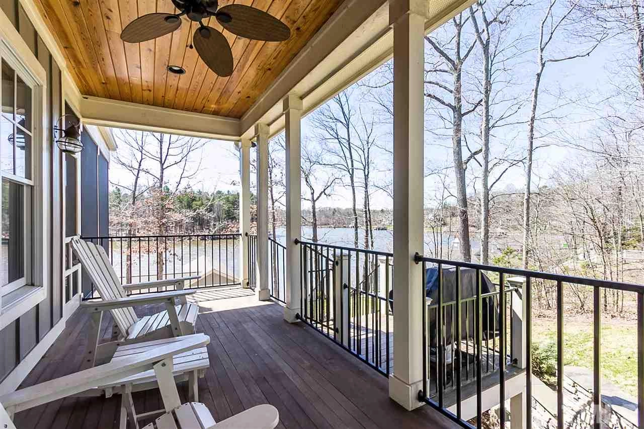 porch-of-foothills-cottage-lake-plan